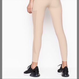 Vs total knockout 7/8 leggings